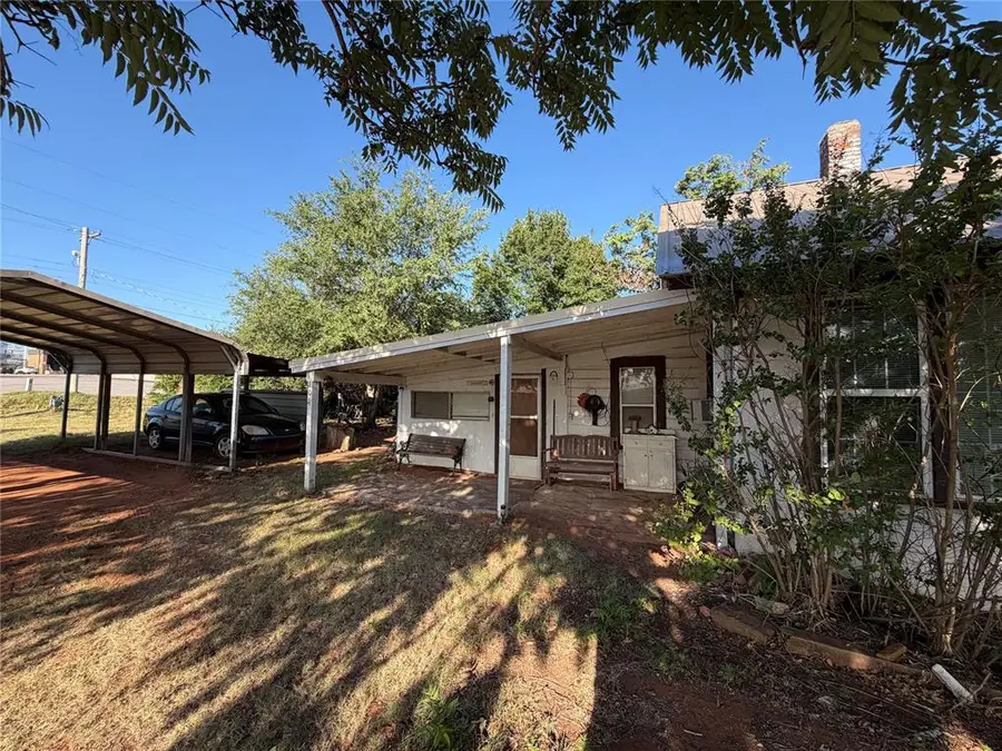 104 W Johnny Bench Street, Binger, OK 73009 - #2