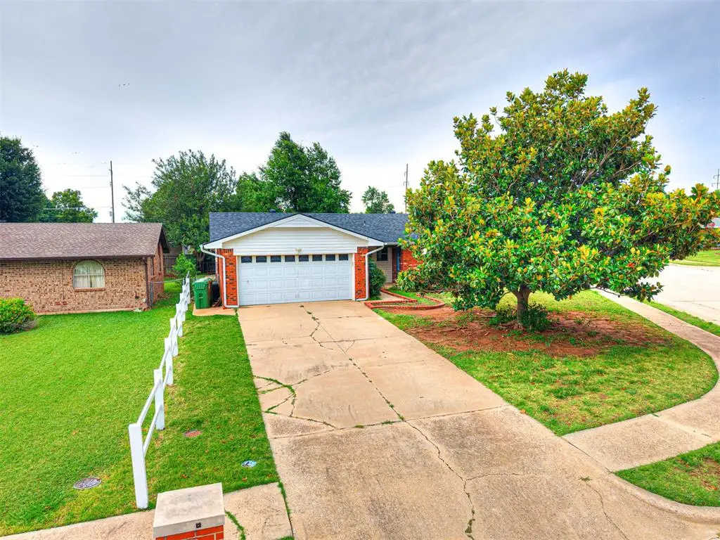411 Oak Creek Drive, Yukon, OK 73099 - #1