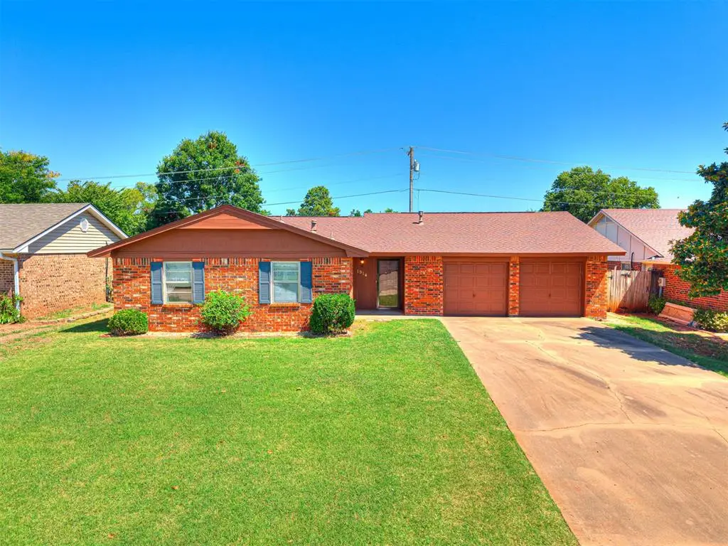1914 E Chandler Drive, Shawnee, OK 74801 - #1