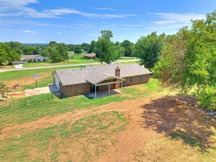 5704 Earl Drive, Shawnee, OK 74804 - #2