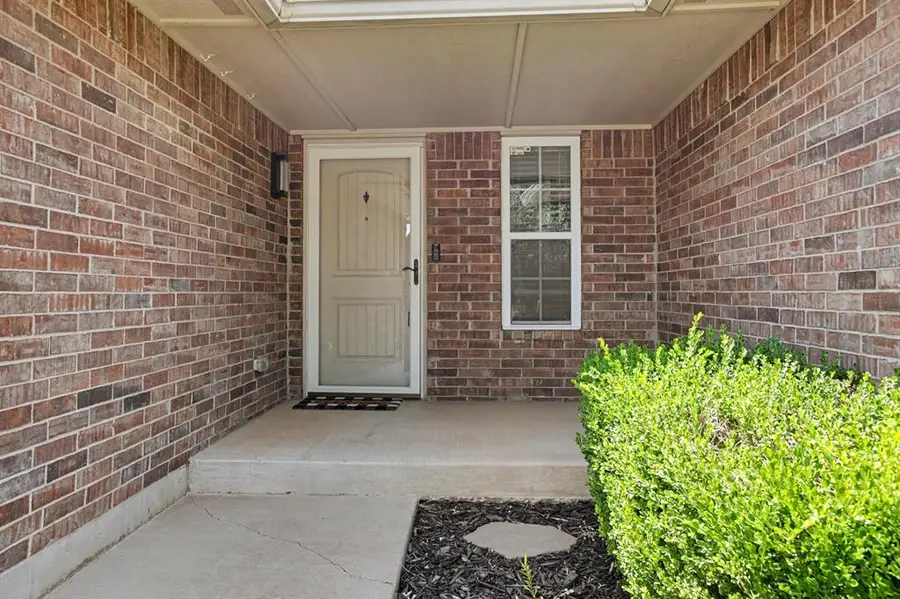 1305 Leigh Circle, Yukon, OK 73099 - #2