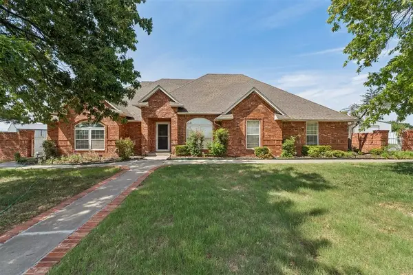2109 NE 14th Street, Moore, OK 73160