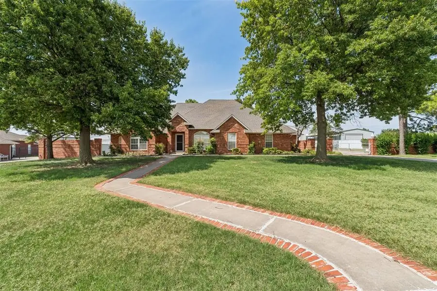 2109 NE 14th Street, Moore, OK 73160 - #2