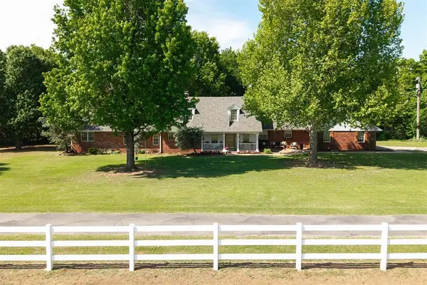 11250 Greenwood Drive, Piedmont, OK 73078