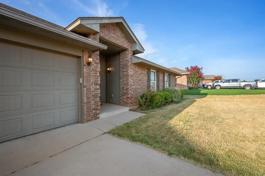 401 Tecumseh Meadows Court, Norman, OK 73069 - #3