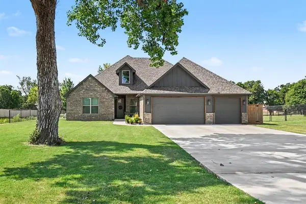 180 Meadow Lark Lane, Blanchard, OK 73010