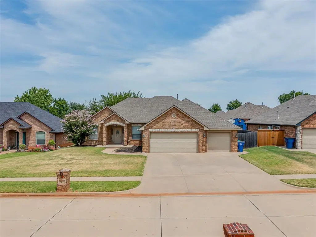 301 E Mobile Terrace, Mustang, OK 73064 - #1
