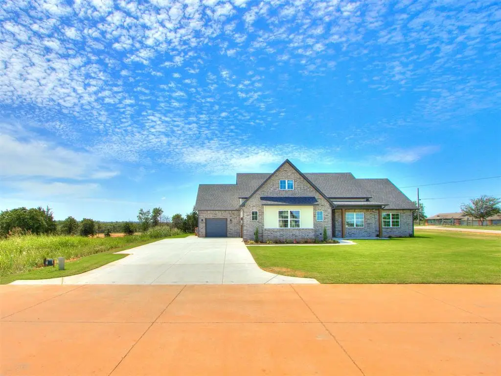 2901 Deer Run Trail, Guthrie, OK 73044 - #1