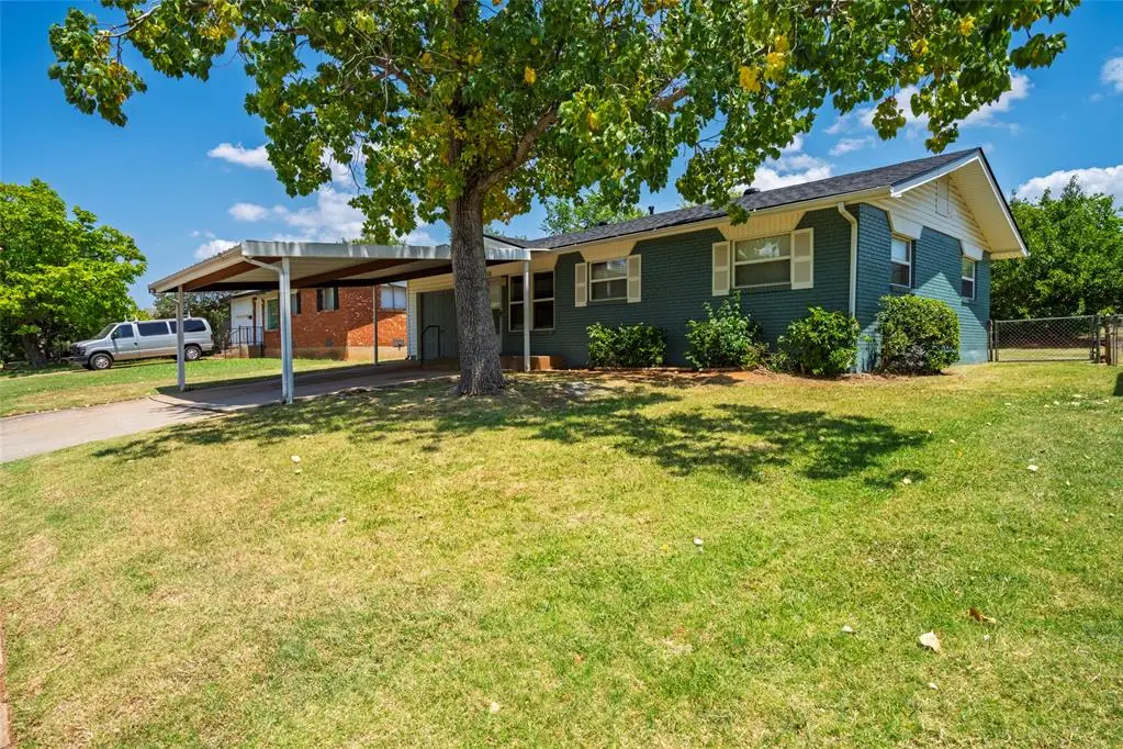 2516 Queensbury Road, Moore, OK 73160 - #1