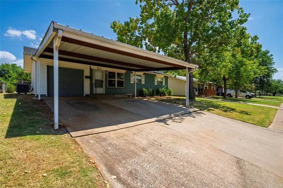 2516 Queensbury Road, Moore, OK 73160 - #3