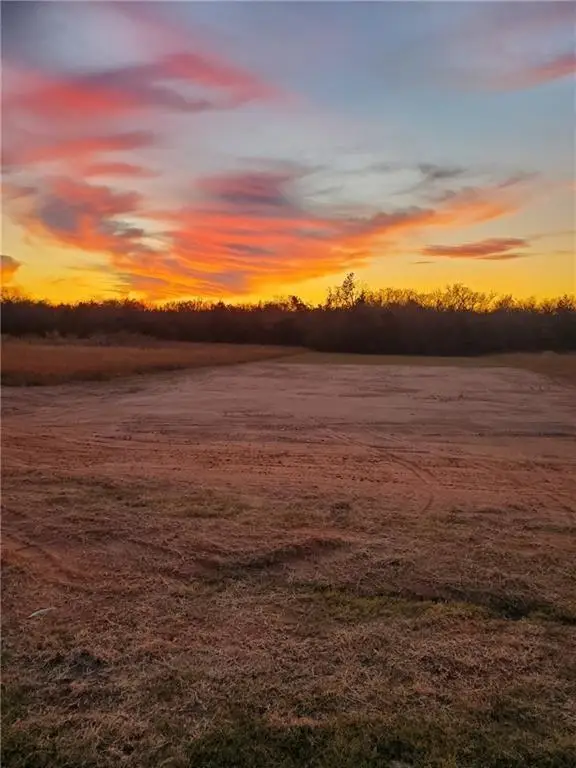 3820 Hickory Stick Drive, Chickasha, OK 73018
