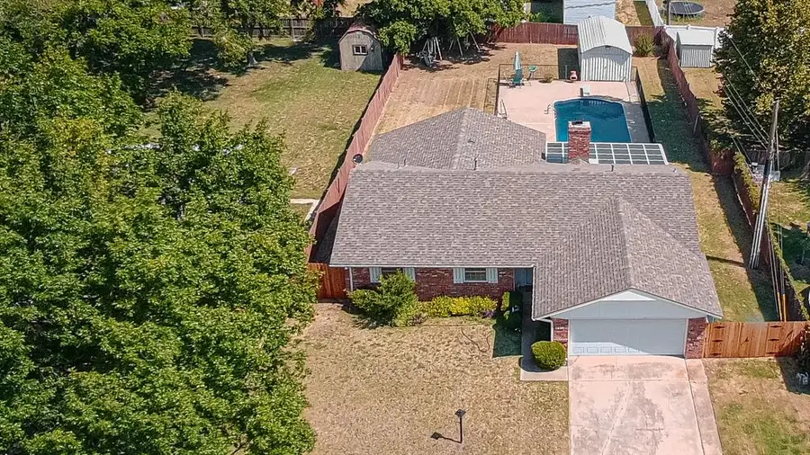 141 Sheridan Place, Chickasha, OK 73018 - #2