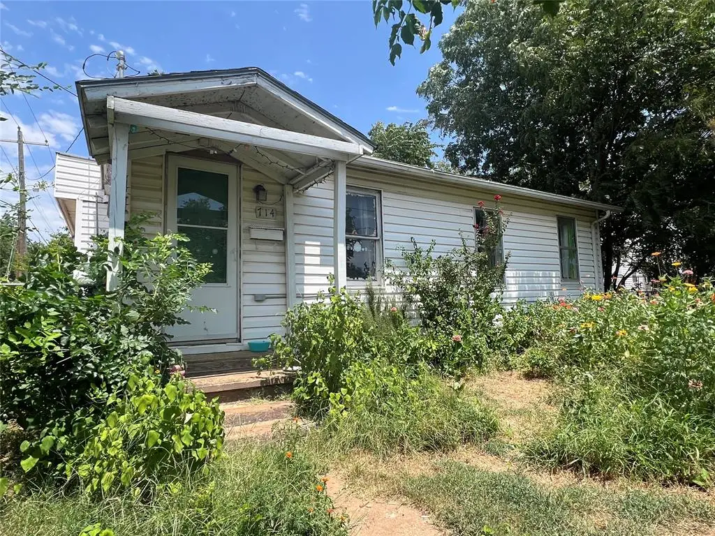 714 W Georgia Avenue, Chickasha, OK 73018 - #1