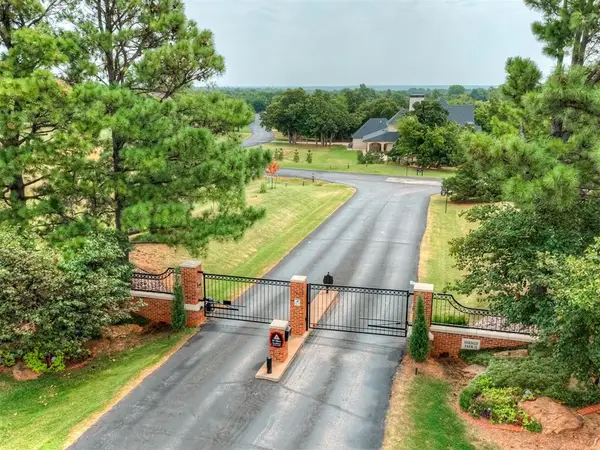 3201 Oakdale Ridge Court, Edmond, OK 73013