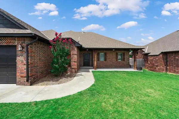 233 Timber Lane, Harrah, OK 73045