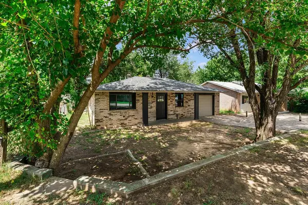 1208 E Hickman Street, Shawnee, OK 74801