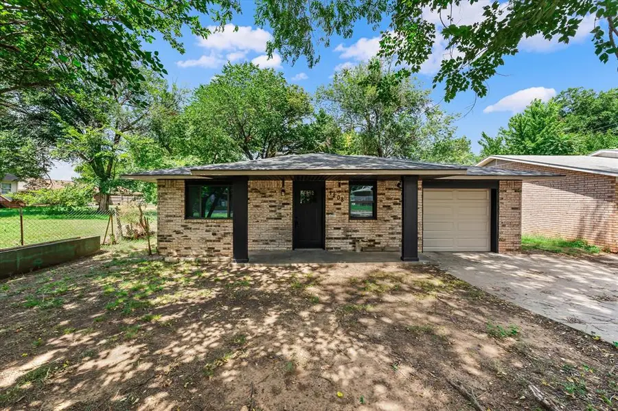 1208 E Hickman Street, Shawnee, OK 74801 - #2