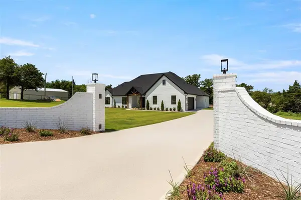 2884 Springridge Road, Guthrie, OK 73044