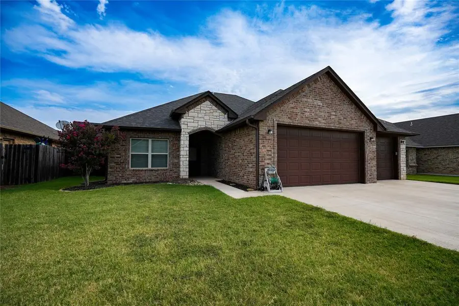 2105 Longhorn Trail, Altus, OK 73521 - #2