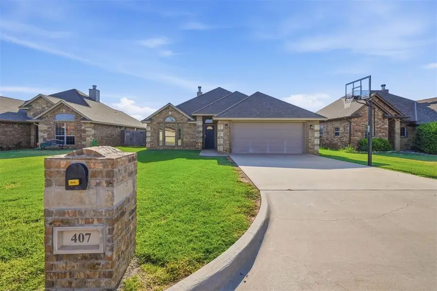 407 NW Granite Avenue, Cache, OK 73527 - #2