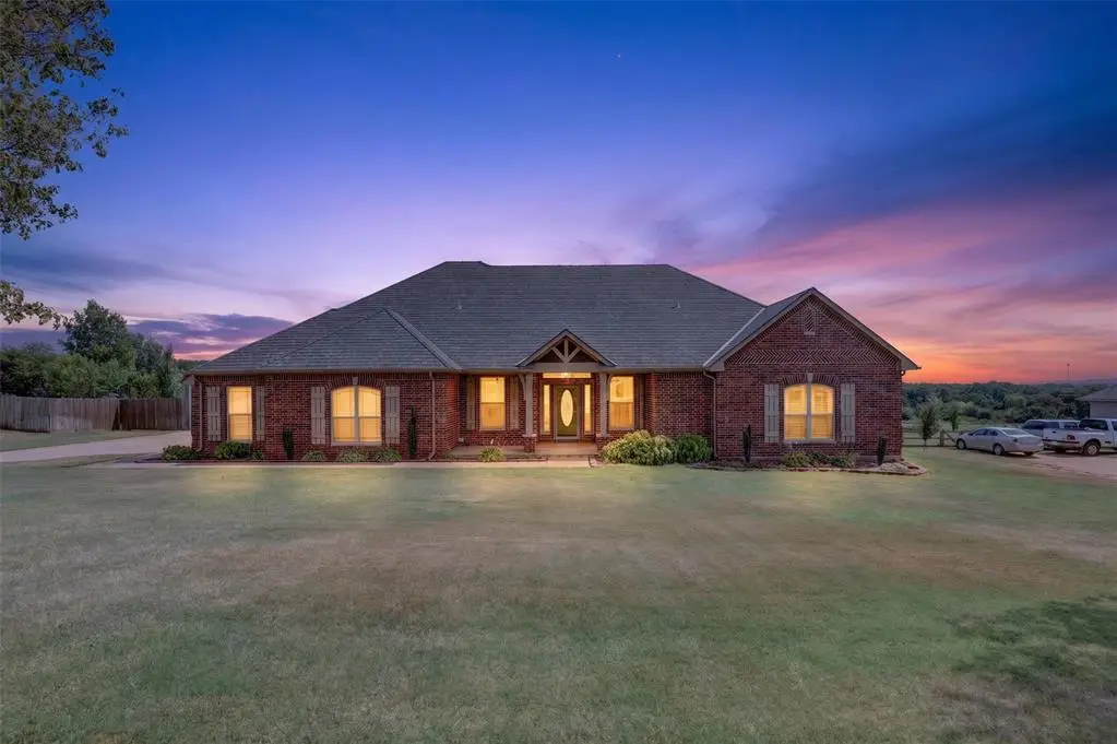 1765 Twin Spires Trail, Guthrie, OK 73044 - #1