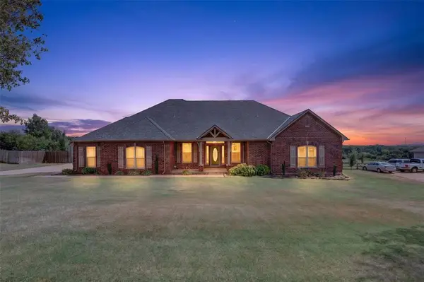 1765 Twin Spires Trail, Guthrie, OK 73044