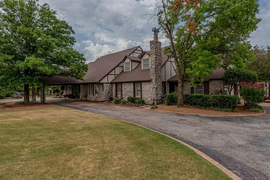 254 N Marshall Drive, Chandler, OK 74834 - #2