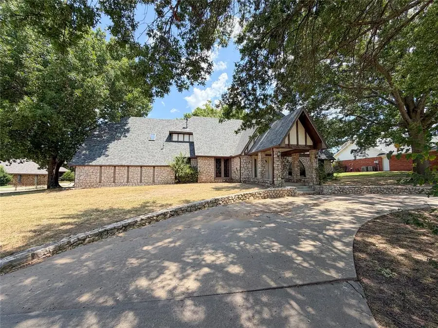 2317 Robinwood Circle, Shawnee, OK 74801 - #2