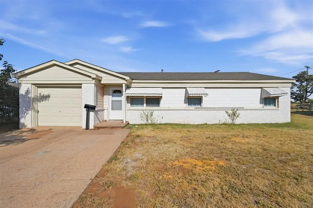 1072 Elk Street, Altus, OK 73521 - #1