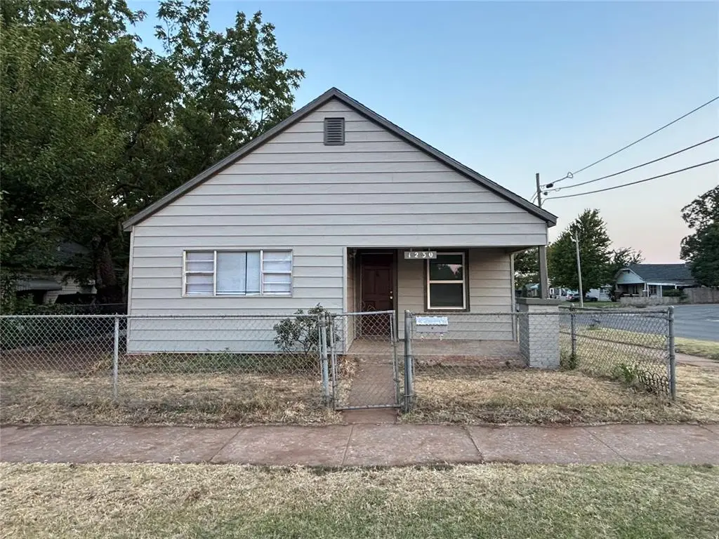 1230 W Modelle Avenue, Clinton, OK 73601 - #1