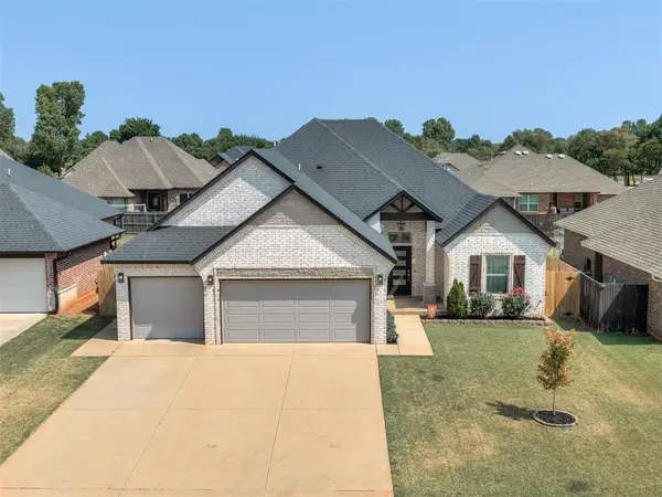 1825 W Blake Court Way, Mustang, OK 73064
