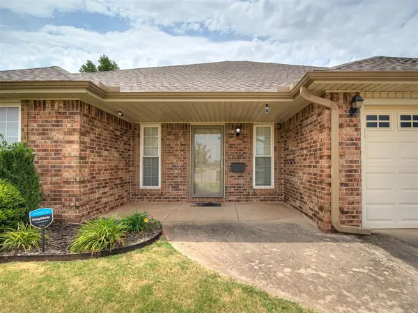 704 E Linden Lane, Mustang, OK 73064