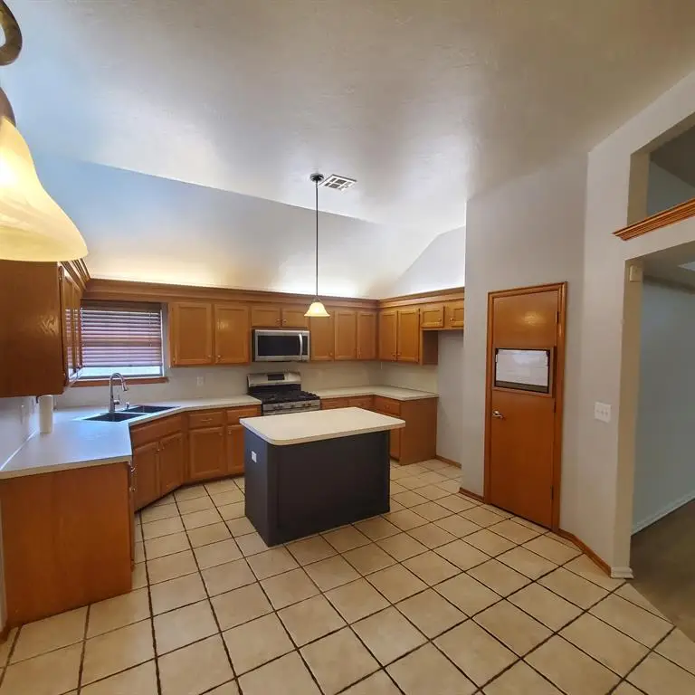 1617 SW 31st Street, Oklahoma City, OK 73119 - #3