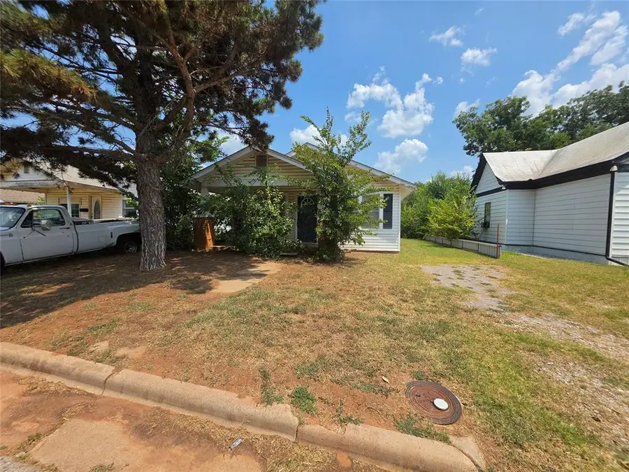 423 N Roosevelt Avenue, Shawnee, OK 74801 - #2