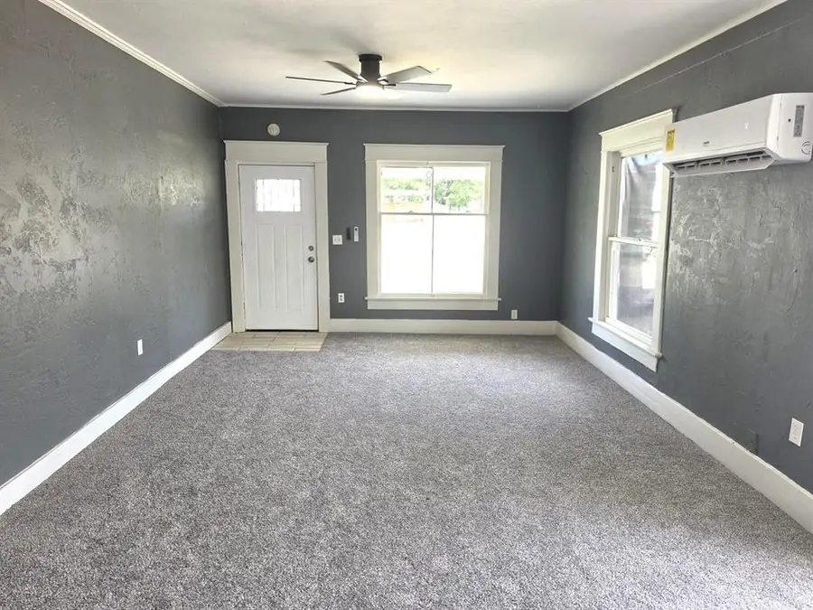 1227 E 11th Street, Shawnee, OK 74801 - #3