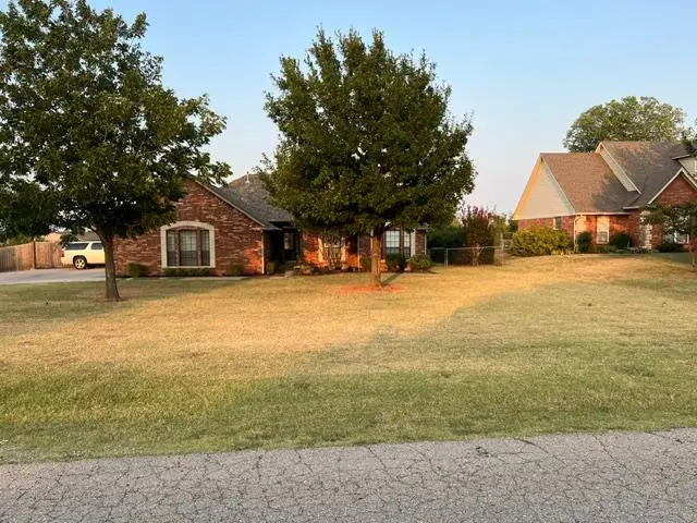 900 Grandview Road, Tuttle, OK 73089 - #1