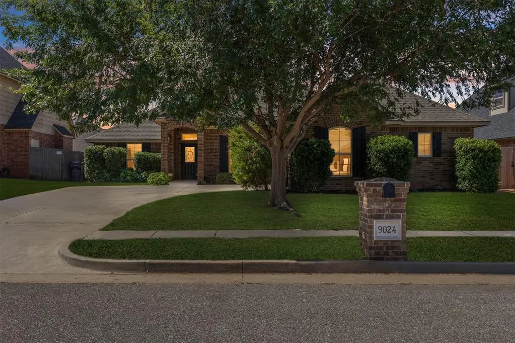 9024 NW 84th Terrace, Yukon, OK 73099 - #1
