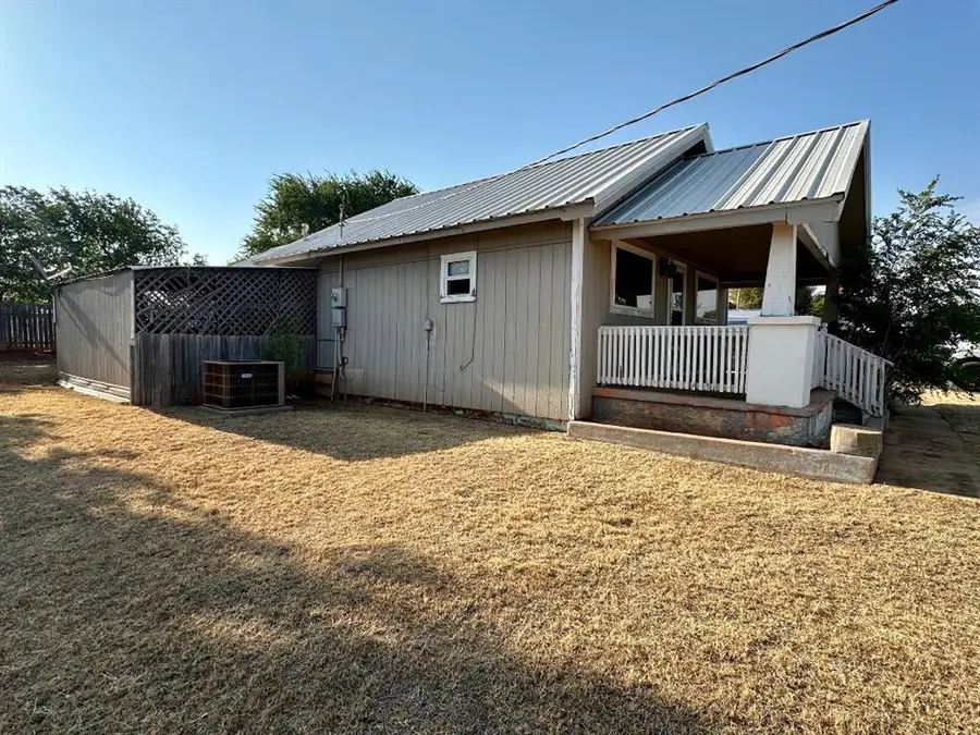 201 S Ninth Street, Cheyenne, OK 73628 - #3