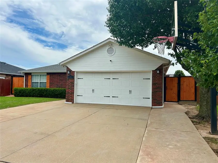 1044 NW 19th Street, Moore, OK 73160 - #3