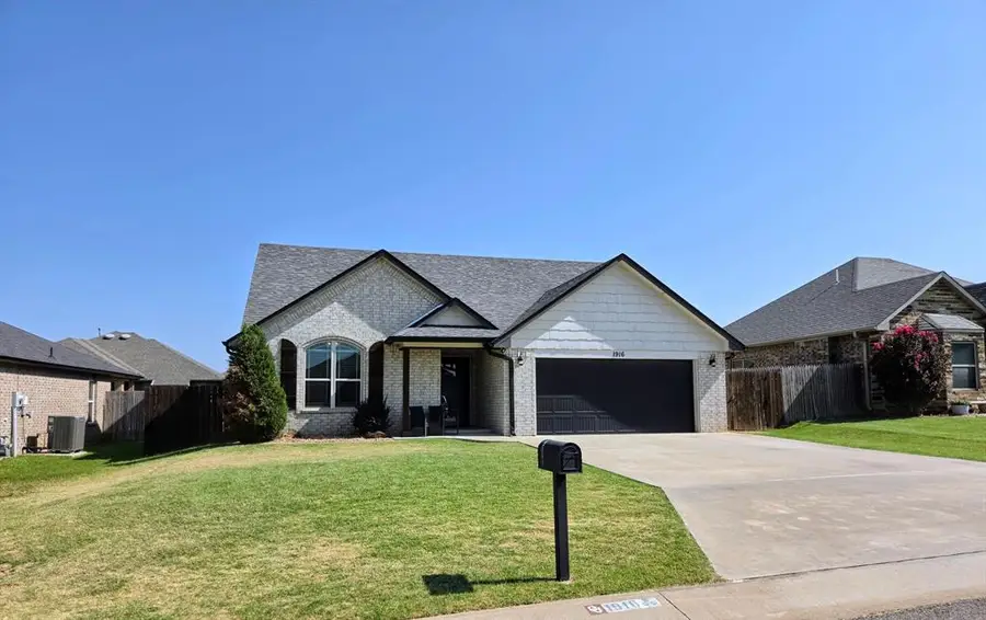 1916 Twisted Oak Court, Shawnee, OK 74804 - #2