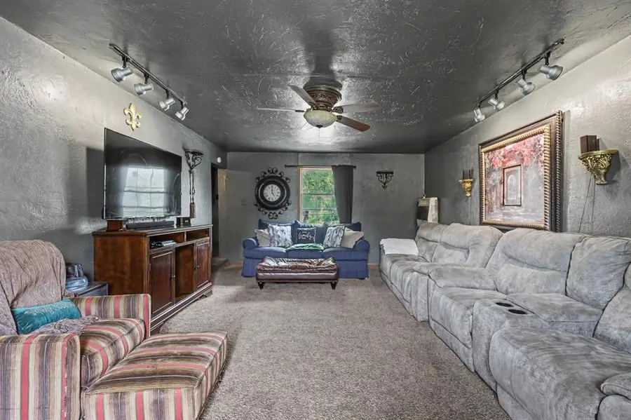 909 E Park Street, Tecumseh, OK 74873 - #2