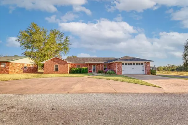 200 E Tenth Street, Leedey, OK 73654