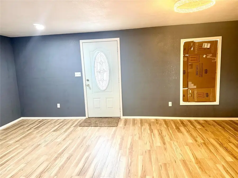 526 S Howard Avenue, Elk City, OK 73644 - #3