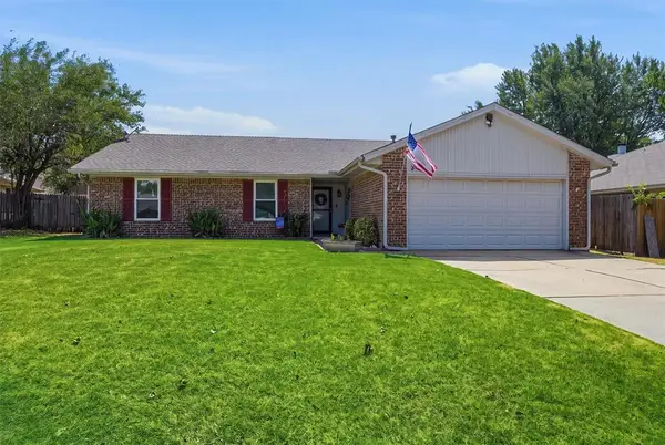1608 N Green Leaf Circle, Edmond, OK 73013