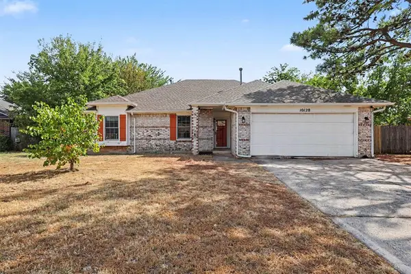 10128 Hollyhead Way, Yukon, OK 73099