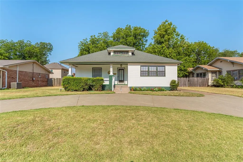 424 S 9th Street, Clinton, OK 73601 - #1