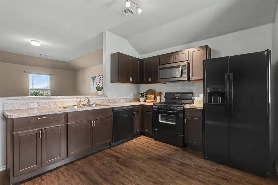 9804 Glover River Drive, Yukon, OK 73099 - #2