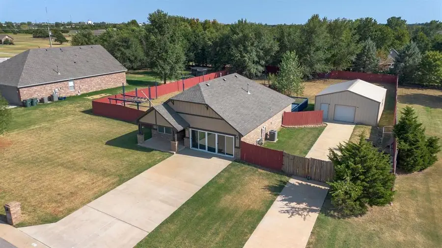 1430 Lakeview Drive, Edmond, OK 73034 - #2