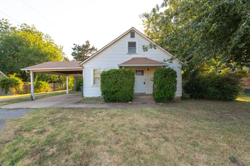 11 S Walnut Street, Edmond, OK 73003 - #1