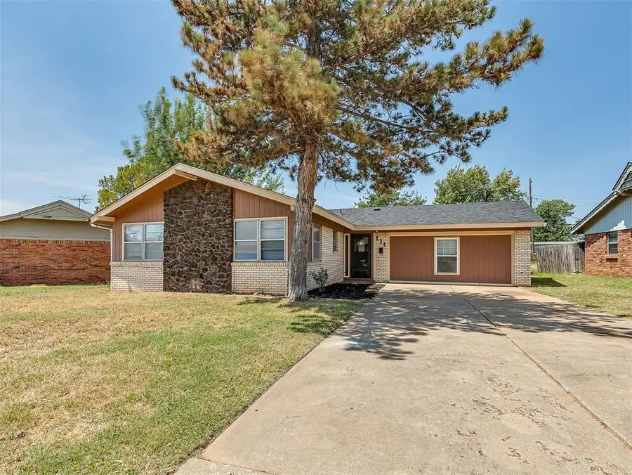 111 Oakside Drive, Moore, OK 73160 - #2